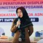 Plt. Kepala BKPSDM Dharmasraya, Ummu Azizah, memberikan klarifikasi resmi terkait proses pemberhentian ASN Annike Maulana.
