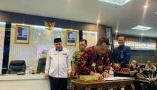 Walikota Sungai Penuh Alfin, SH, menghadiri launching dan penandatanganan PJPK Provinsi Jambi Tahun 2025–2029 di Jambi.