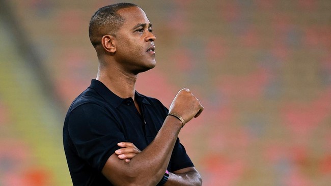 PSSI secara resmi mengakhiri kerja sama dengan Patrick Kluivert dan tim kepelatihan asal Belanda setelah Timnas Indonesia gagal lolos ke Piala Dunia 2026. (Sumber: REUTERS/Stringer)