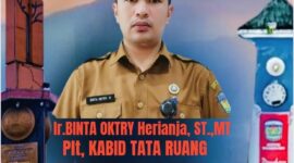 PLT Kabid Tata Ruang Dinas PUPR Kota Sungai Penuh, Ir. Binta Oktry Herianja, ST., MT., saat menyampaikan ucapan selamat HUT ke-17 Kota Sungai Penuh.