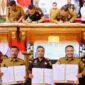Wali Kota Sungai Penuh, Alfin SH, menandatangani MoU pidana kerja sosial bersama Kejati Jambi di Auditorium Gubernur Jambi.