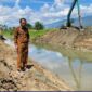 Wawako Azhar Hamzah meninjau progres normalisasi Sungai Batang Merao dan Sungai Bungkal sebagai upaya pengendalian banjir.