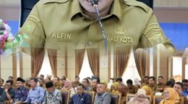 Wali Kota Sungai Penuh Alfin, SH, membuka Kajian Optimalisasi Pajak dan Retribusi Daerah di Balitbangda.