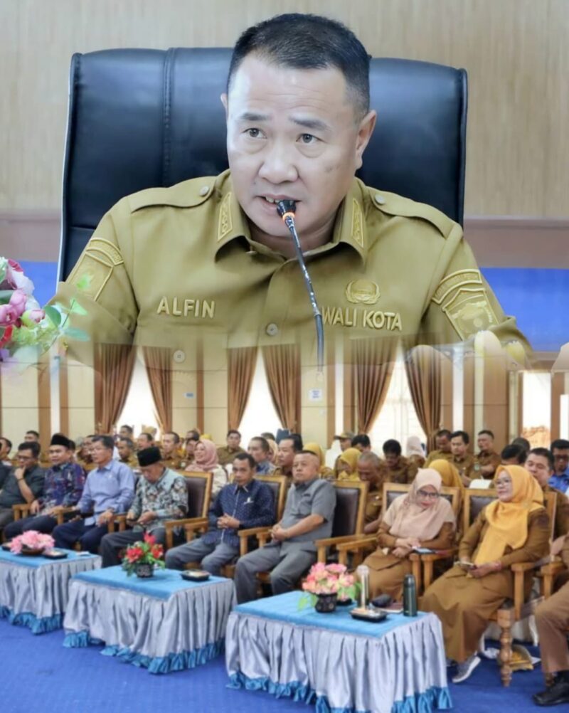 Wali Kota Sungai Penuh Alfin, SH, membuka Kajian Optimalisasi Pajak dan Retribusi Daerah di Balitbangda.