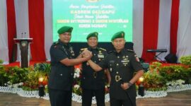 Danrem 042/Gapu memimpin pergantian pimpinan Dandim 0417/Kerinci dari Letkol Inf Eko Budiarto kepada Letkol Inf Eko Siswanto di Makorem 042/Garuda Putih, Jambi