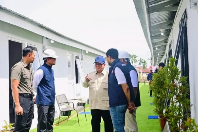 Presiden Prabowo Subianto meninjau langsung progres pembangunan rumah hunian Danantara di Kabupaten Aceh