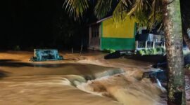 Jembatan Maransi ambruk setelah hujan deras di Ulakan Tapakis.