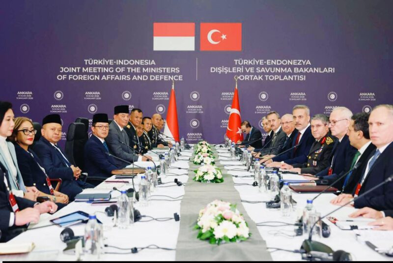 Menteri Luar Negeri RI Sugiono dan Menteri Pertahanan RI Sjafrie Sjamsoeddin berdiskusi dengan Menteri Luar Negeri Turki Hakan Fidan dan Menteri Pertahanan Nasional Yaşar Güler.