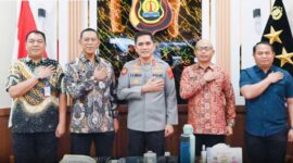 Kapolda Jambi Irjen Pol. Krisno H. Siregar menerima kunjungan Kepala BNN Provinsi Jambi Brigjen Pol. Asep Saepudin di ruang kerja Kapolda, Selasa (13/1/2026), untuk memperkuat sinergi pemberantasan narkoba di Jambi.