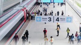 Kereta Cepat Whoosh melayani penumpang Jakarta–Bandung dengan tarif promo khusus dalam rangka libur Isra Miraj 2026.