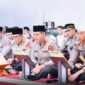Suasana pembacaan Khotmil Qur’an dan doa bersama dalam Binrohtal Polda Jambi di Masjid Al Ikhlas.