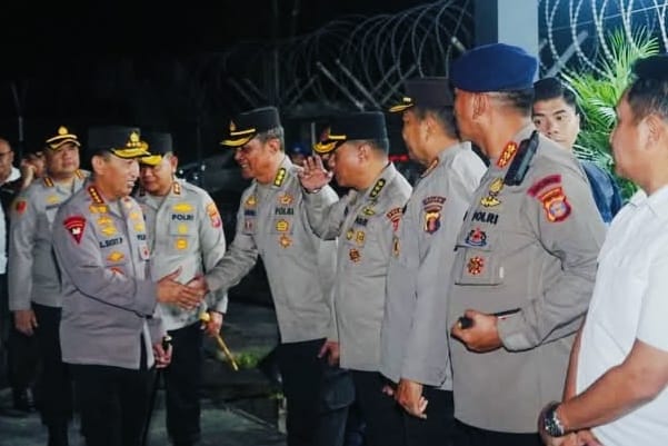 Kapolri Jenderal Listyo Sigit Prabowo saat tiba di Bandara APT Pranoto Samarinda dalam kunjungan kerja ke Kalimantan Timur