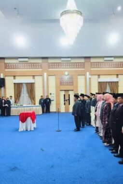 Wakil Wali Kota Azhar Hamzah Lantik 144 Pejabat Pemkot Sungai Penuh