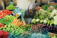 Pedagang sayuran di Pasar Pusat Padang Panjang.
