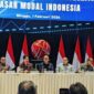 Ketua dan Wakil Ketua Dewan Komisioner OJK Friderica Widyasari Dewi menyampaikan rencana aksi reformasi pasar modal dalam Dialog Pelaku Pasar Modal di BEI.