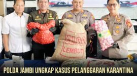 Ditpolairud Polda Jambi Kombes Pol. Dhovan Oktavianton saat konferensi pers di Makopolairud Polda Jambi.