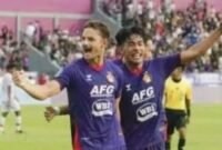 Pemain Persik Kediri bersiap menghadapi Dewa United pada laga pekan ke-20 Super League 2025/2026 di Stadion Brawijaya, Kediri.