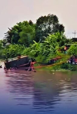 Perahu Tak Kuat Bawa Muatan, Sound Horeg Nyadran Tenggelam di Perairan Sidoarjo