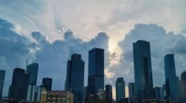 Suasana cerah berawan menyelimuti wilayah Jakarta sesuai prakiraan cuaca BMKG.