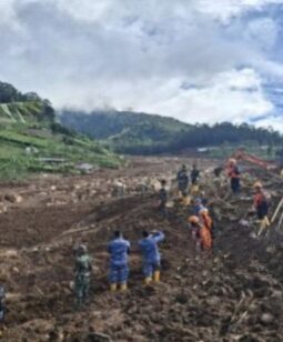 Tragedi Longsor Bandung Barat: 99 Bodypack Ditemukan, Tim SAR Lanjutkan Pencarian Terbatas