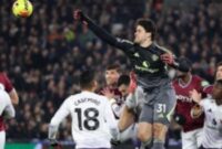 Benjamin Sesko merayakan gol dramatis di menit 90+6 saat Manchester United menahan imbang West Ham 1-1 di London Stadium.