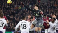Benjamin Sesko merayakan gol dramatis di menit 90+6 saat Manchester United menahan imbang West Ham 1-1 di London Stadium.