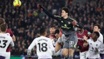 Benjamin Sesko merayakan gol dramatis di menit 90+6 saat Manchester United menahan imbang West Ham 1-1 di London Stadium.