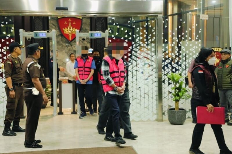 Para tersangka kasus korupsi ditahan selama 20 hari di Rutan Salemba untuk kepentingan penyidikan.