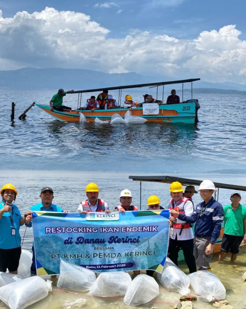 Bupati Monadi bersama PT Kerinci Merangin Hidro saat melakukan penebaran ikan endemik di Danau Kerinci,