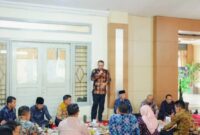 Wali Kota Sungai Penuh Alfin SH bersama Wakil Wali Kota Azhar Hamzah dan ASN Setda saat kegiatan syukuran menyambut Ramadhan 1447 H di lingkungan Sekretariat Daerah Kota Sungai Penuh.