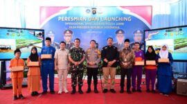 Wakapolda Jambi bersama pejabat dan pelajar saat peresmian serta launching operasional SPPG jajaran Polda Jambi.