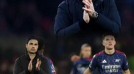 Bukayo Saka ditempatkan sentral saat Arsenal menang 4-0 atas Wigan Athletic