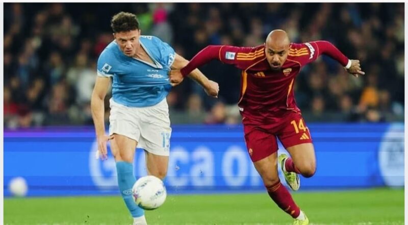 Napoli dan AS Roma bertanding sengit di Stadion Diego Armando Maradona, berakhir imbang 2‑2.