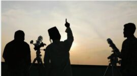 Tim BMKG melakukan pemantauan hilal di salah satu titik rukyat untuk penetapan awal Ramadan 1447 H.(ANTARA Foto)