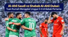 Pemain Al-Ahli Saudi merayakan gol saat unggul 3-0 atas Shabab Al-Ahli di babak pertama