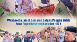 Wakapolda Jambi dan Wakil Gubernur Jambi meninjau lapak pedagang di Pasar Tradisional Angso Duo untuk memastikan ketersediaan bahan pokok menjelang Ramadan.