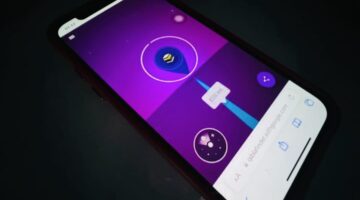 Arah kiblat kini bisa diketahui dengan mudah melalui aplikasi dan layanan online saat bepergian.