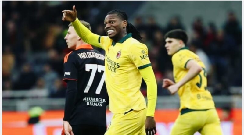 Rafael Leao membawa AC Milan menyamakan skor 1-1 melawan Como 1907 di San Siro.