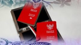 Tampilan halaman dalam Paspor Indonesia terbaru dengan ornamen wastra Nusantara yang artistik dan modern.