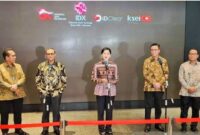 Perwakilan Otoritas Jasa Keuangan dan Bursa Efek Indonesia saat menyampaikan keterangan pers mengenai perkembangan proposal reformasi pasar modal kepada MSCI dan FTSE Russell di Jakarta.