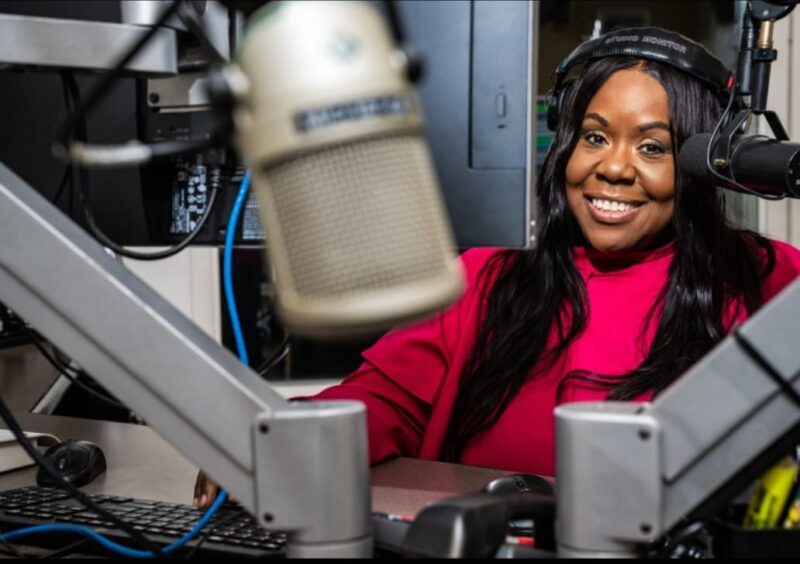 Studio WKKC 89.3 FM di Kennedy-King College yang menjadi pusat siaran musik dan budaya Black Chicago.