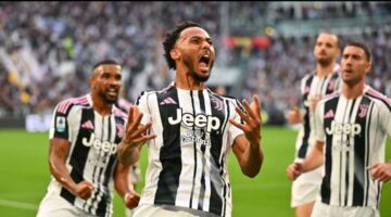 Pertandingan Juventus vs Como pada lanjutan Serie A Italia.