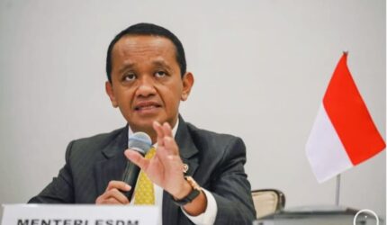 Menteri ESDM Bahlil Lahadalia saat menyampaikan kebijakan impor etanol untuk energi hijau