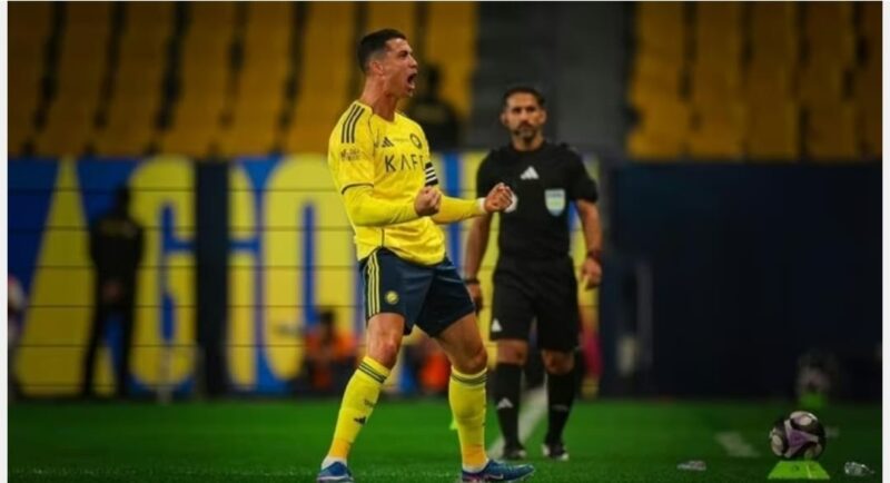 Cristiano Ronaldo mencetak dua gol saat Al Nassr menang telak 4-0 atas Al Hazm dan kembali memimpin klasemen Liga Arab Saudi musim 2025/2026.