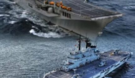 Kapal induk Giuseppe Garibaldi milik Angkatan Laut Italia saat beroperasi.