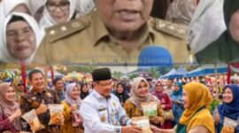 Wagub Abdullah Sani saat membuka bazar Ramadhan yang menampilkan produk UMKM lokal di Kota Jambi