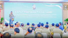 Kapolda Jambi Irjen Pol. Krisno H. Siregar memimpin Rapim 2026 di Mapolda Jambi