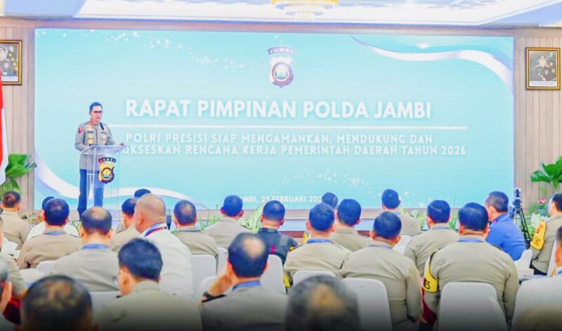 Kapolda Jambi Irjen Pol. Krisno H. Siregar memimpin Rapim 2026 di Mapolda Jambi