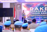 Kapolda Jambi Irjen Pol. Krisno H. Siregar memberikan arahan saat membuka Rakernis Bidpropam Polda Jambi Tahun 2026