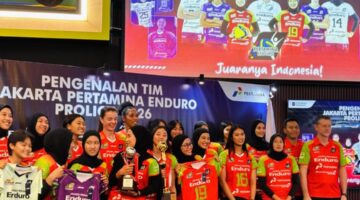 Pemain Jakarta Popsivo Polwan merayakan kemenangan yang memastikan langkah ke Final Four Proliga 2026.